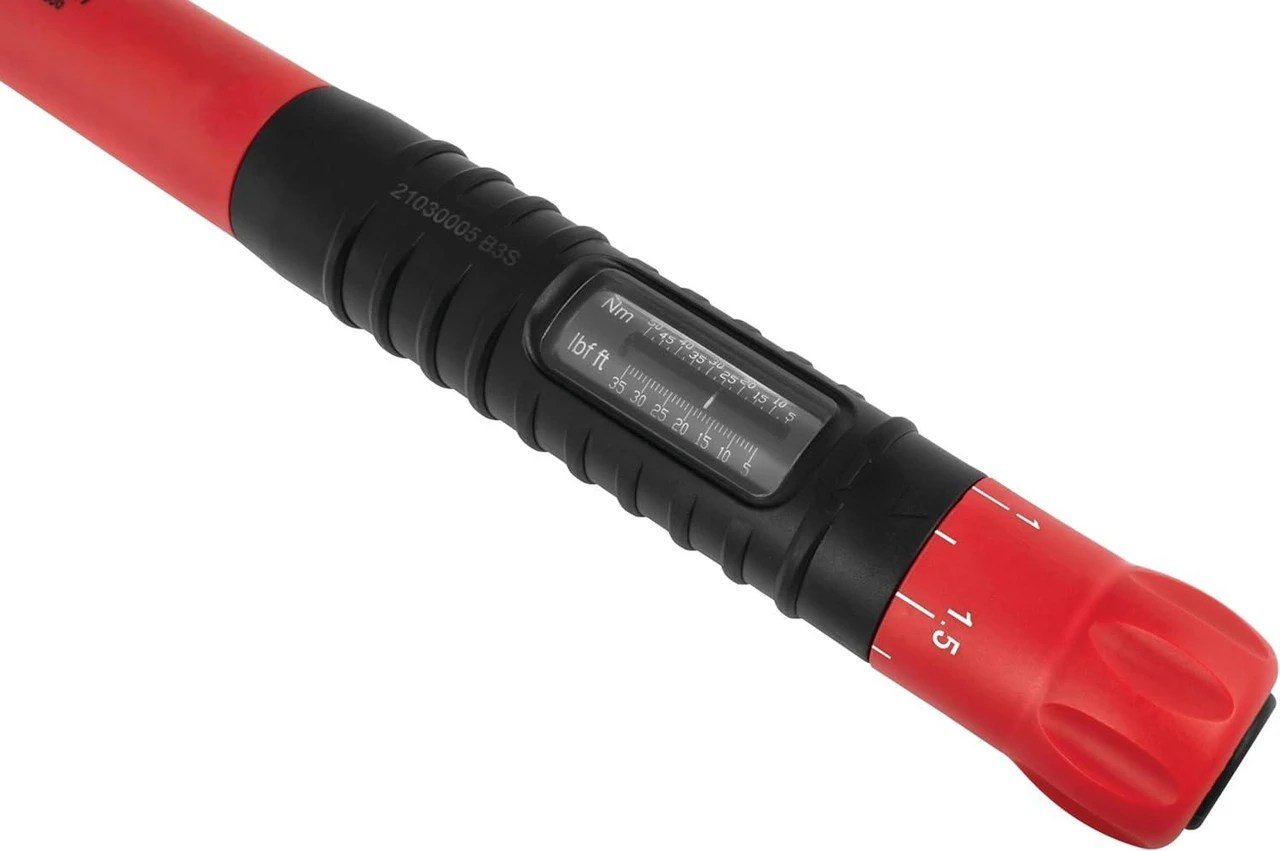 Titan Tools Insulated 3/8" Drive Torque Wrench VDE 1000V (78149) — product image 3