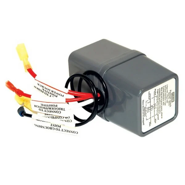 VIAIR 12V Pressure Switch with Relay, 1/8" NPT M Port, 85-105 PSI (90110)