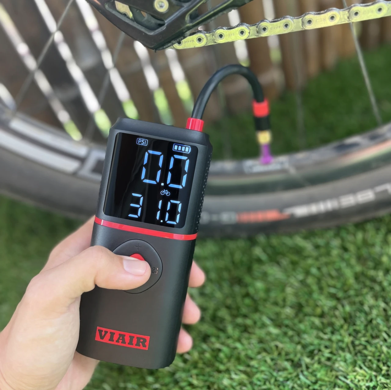 VIAIR Cordless Rechargeable Tire Inflator with Auto Shut-Off Feature (EVC23P) — product image 13