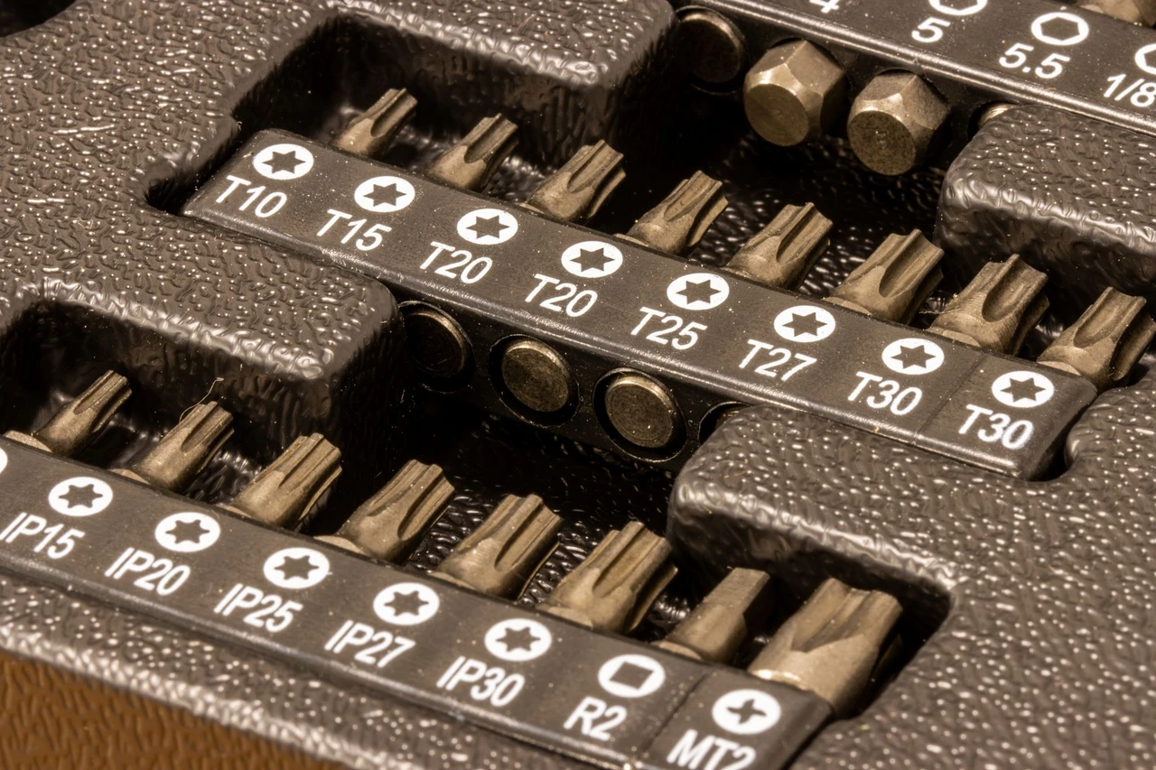 VIM Tools 39 Pc. Interchangeable Ratcheting Screwdriver Set (IRS100) — product image 2