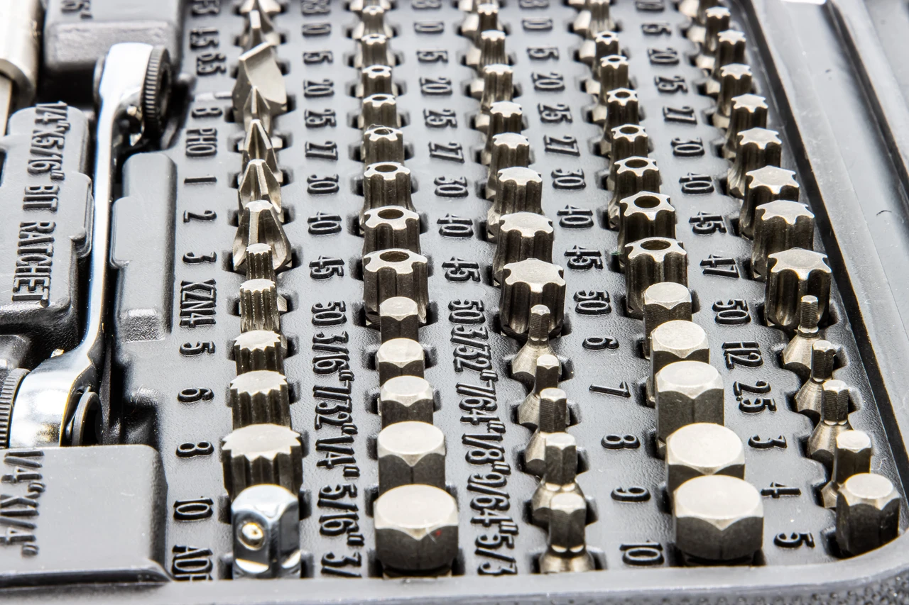VIM Tools 77-Piece Stubby Bit Set with Half Cut Design (VHC77) — product image 4