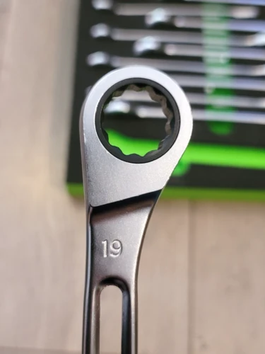 VIM Tools 10 Pc. Slim Angled Ratcheting Wrench Set (SAR100) — product image 3