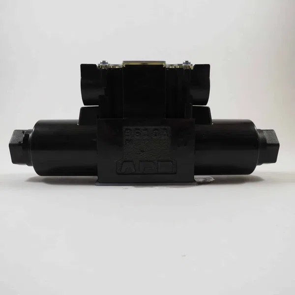 Yuken 35MPa Max Pressure Solenoid Operated Directional Valve (DSG-01-3C60-R110-7090)