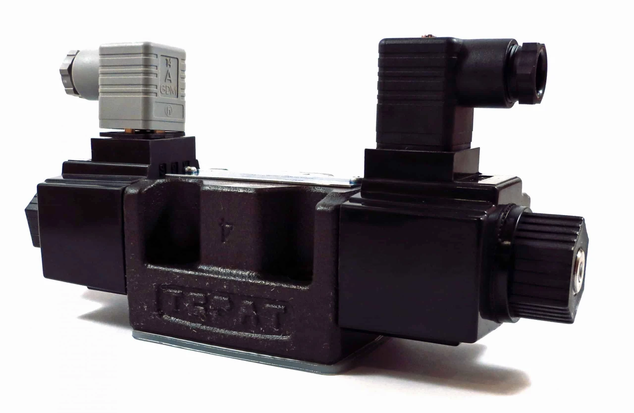 Yuken Directional Valve Solenoid Operated (DSG-03-2D2-A120-N-50)